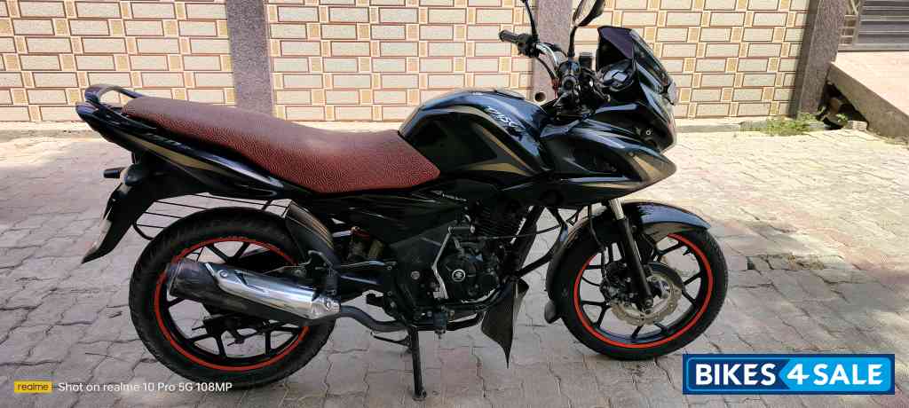 Bajaj Discover 150 F