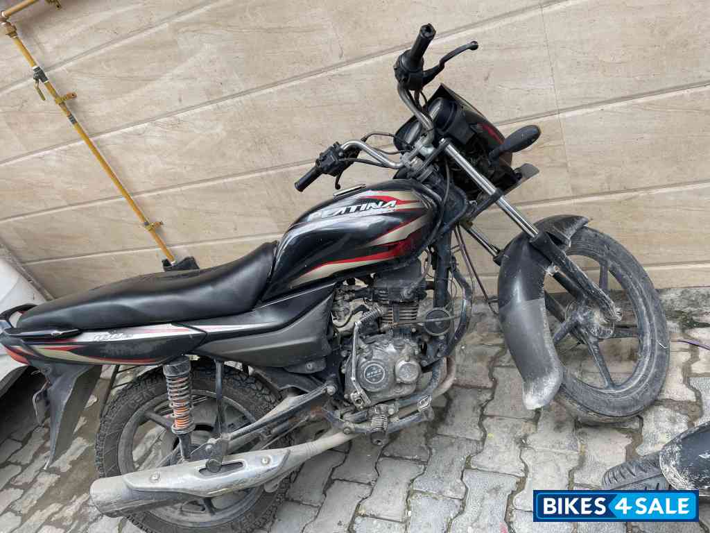 Black Red Bajaj Platina 100 ES Black Red Bajaj Platina 100 ES