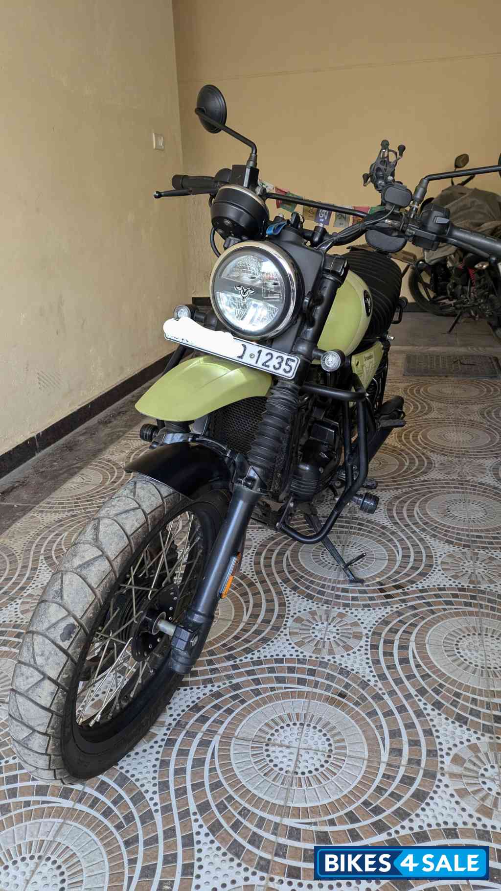 Yezdi Scrambler Single Tone Yezdi Scrambler Single Tone
