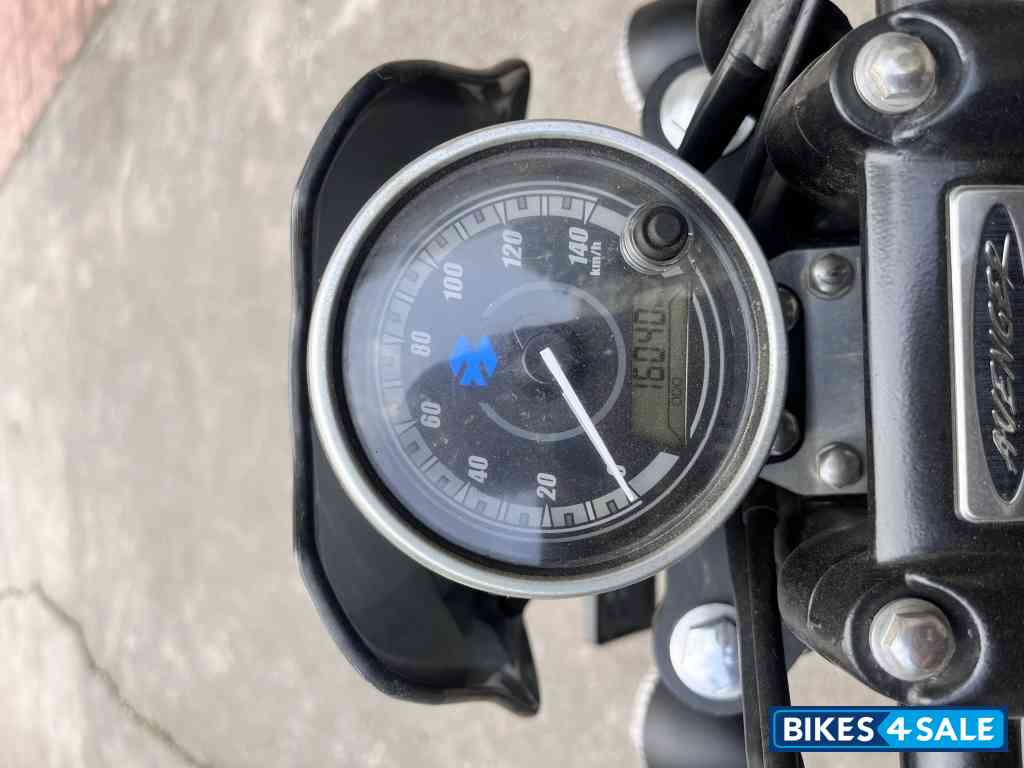 Black Bajaj Avenger Street 160 Black Bajaj Avenger Street 160