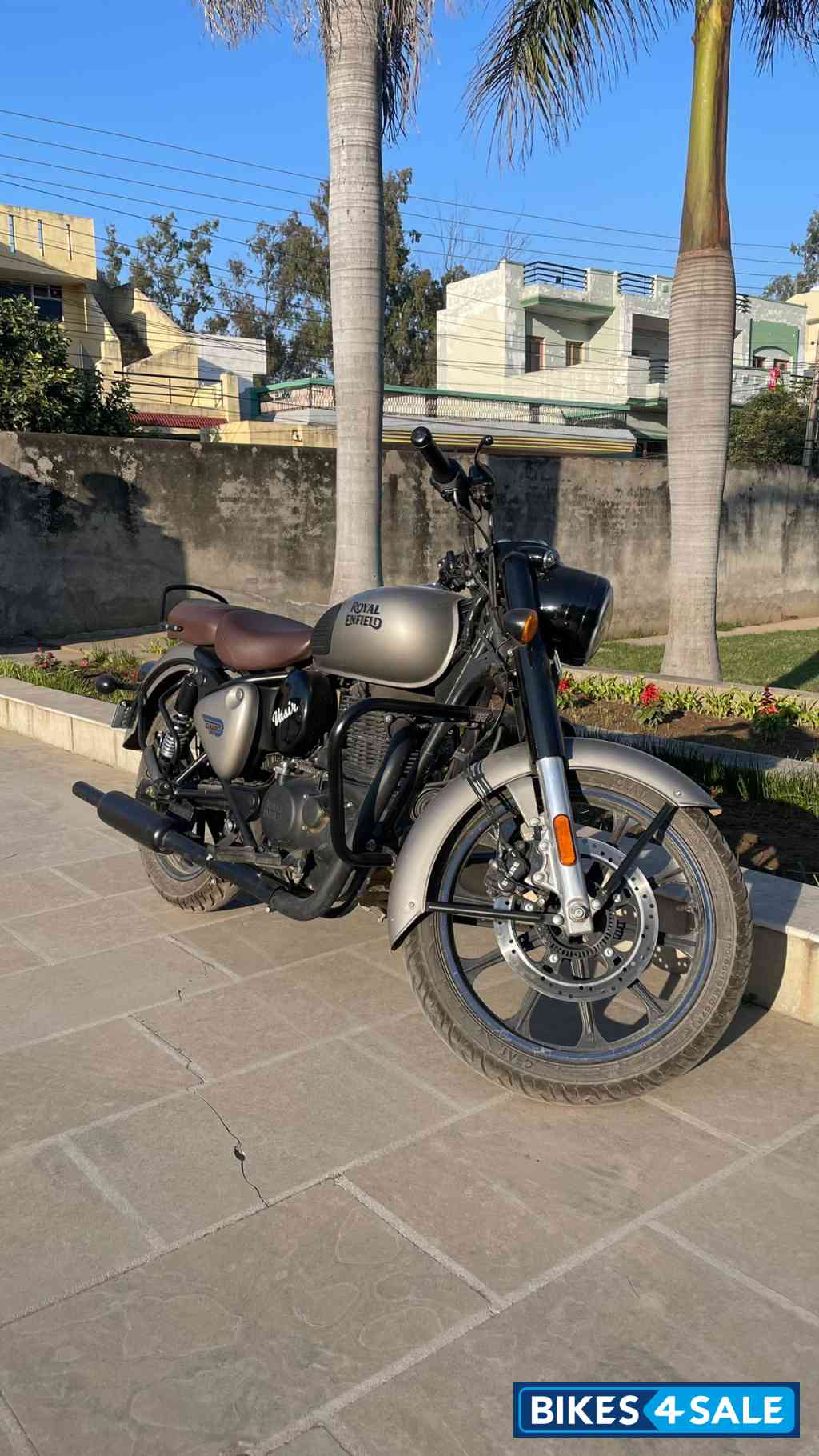 Gun Metal Grey Royal Enfield Classic Gunmetal Grey