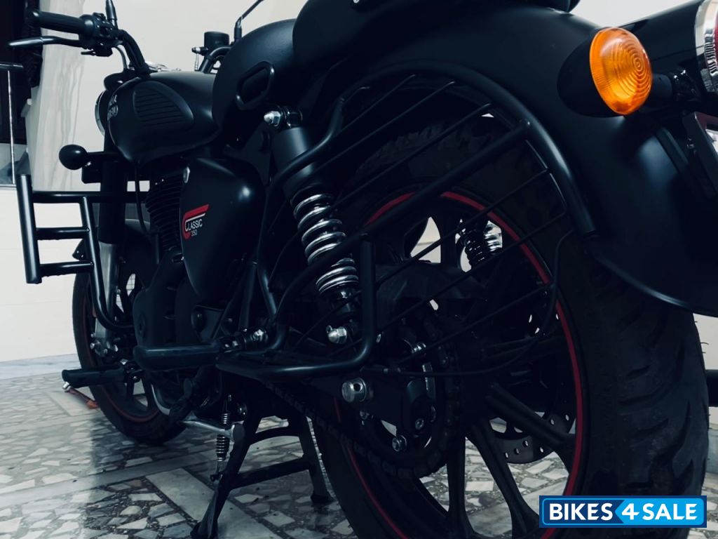 Royal Enfield Classic Stealth Black Royal Enfield Classic Stealth Black