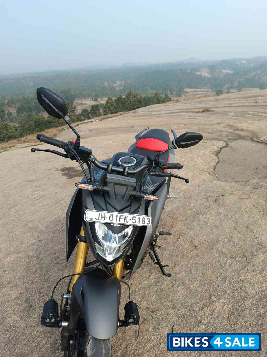 Gray Honda CB300F Deluxe Pro Gray Honda CB300F Deluxe Pro