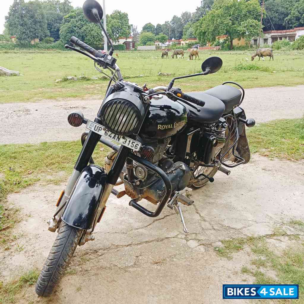 Black Royal Enfield Classic 350 Black Royal Enfield Classic 350