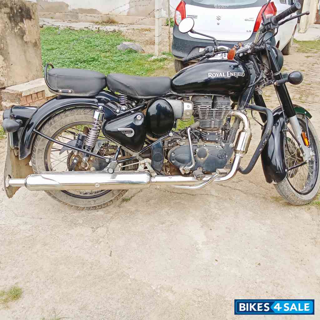 Black Royal Enfield Classic 350 Black Royal Enfield Classic 350