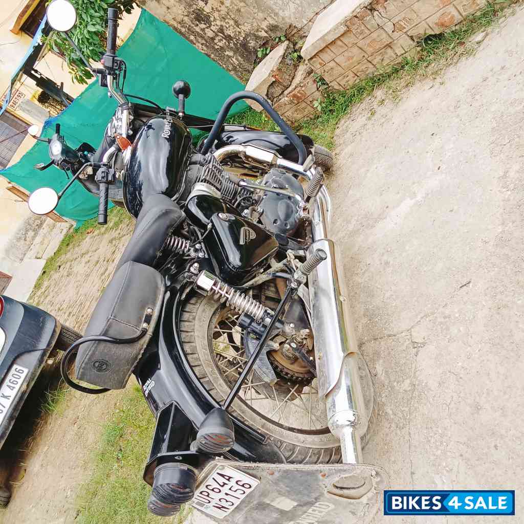 Black Royal Enfield Classic 350 Black Royal Enfield Classic 350