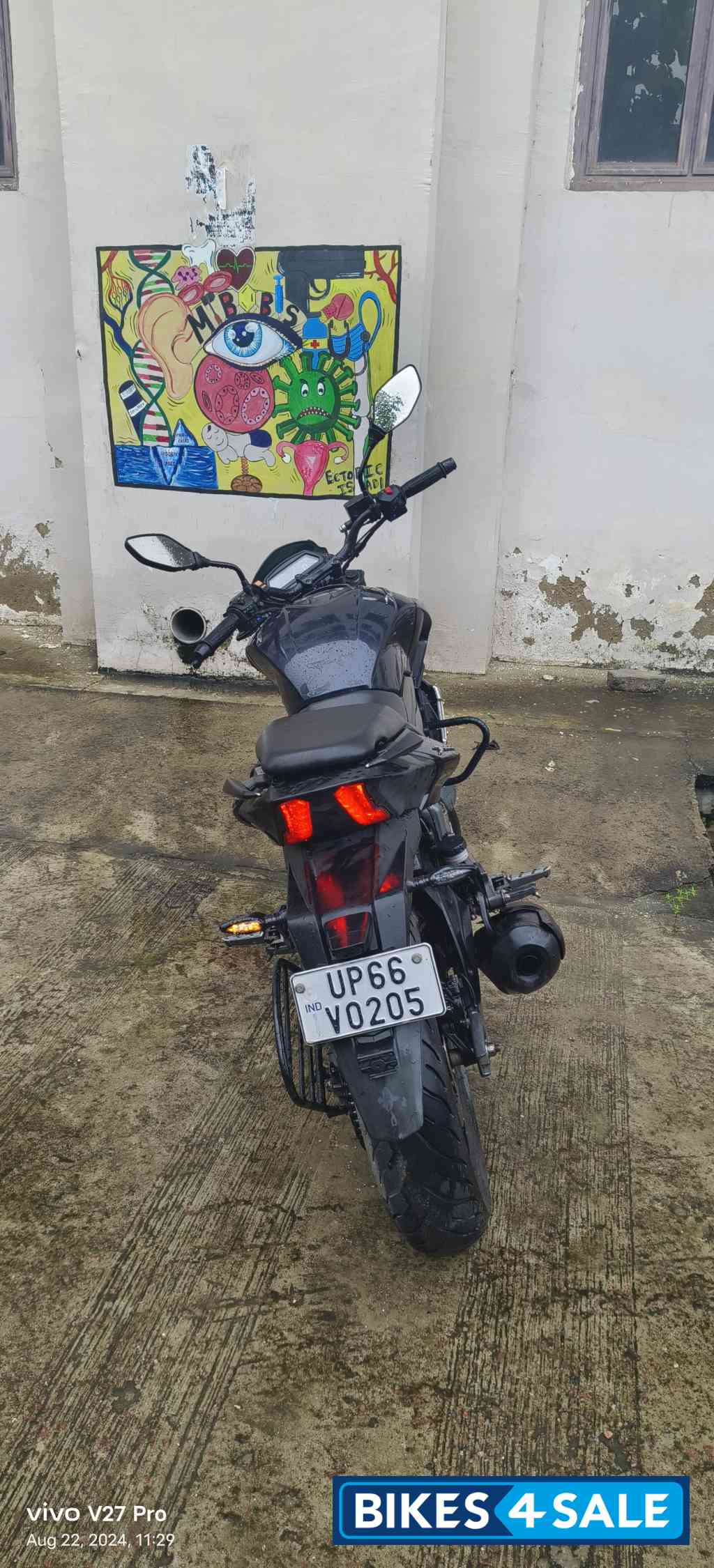 Dark Blue Bajaj Dominar 400 Disc Dark Blue Bajaj Dominar 400 Disc