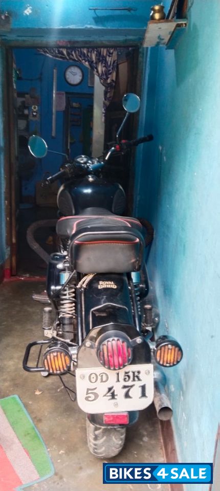 Black Royal Enfield Classic 350 BS VI Black Royal Enfield Classic 350 BS VI