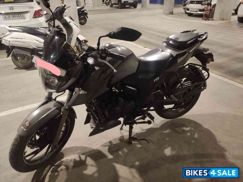 Grey TVS Apache RTR 200 4V Grey TVS Apache RTR 200 4V