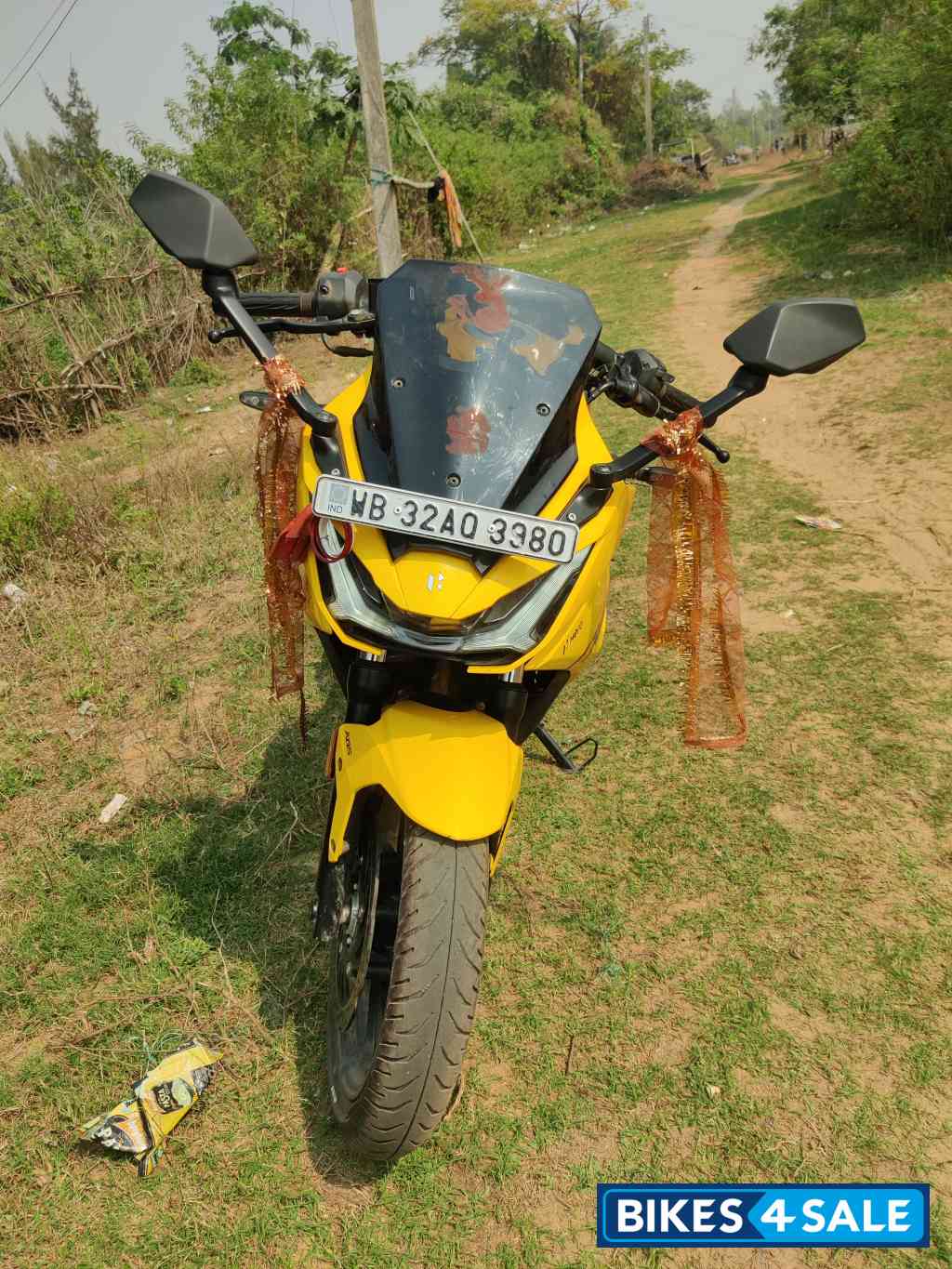 Yellow Hero Karizma XMR Yellow Hero Karizma XMR