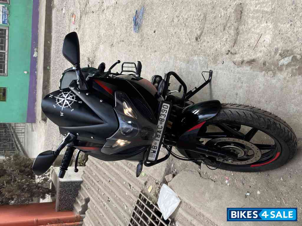 Bajaj Pulsar 220F Bajaj Pulsar 220F