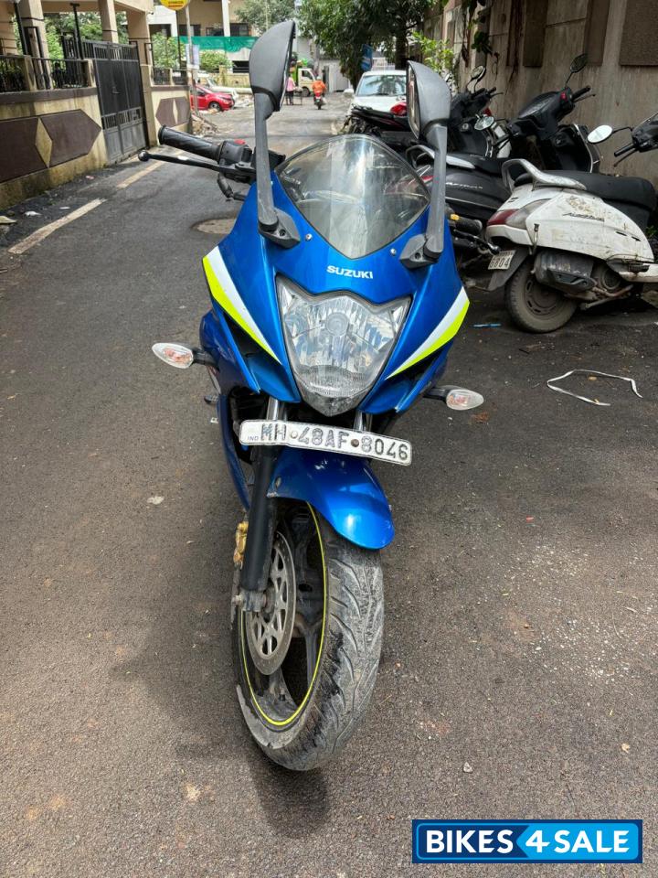 Blue Suzuki Gixxer 150 Blue Suzuki Gixxer 150
