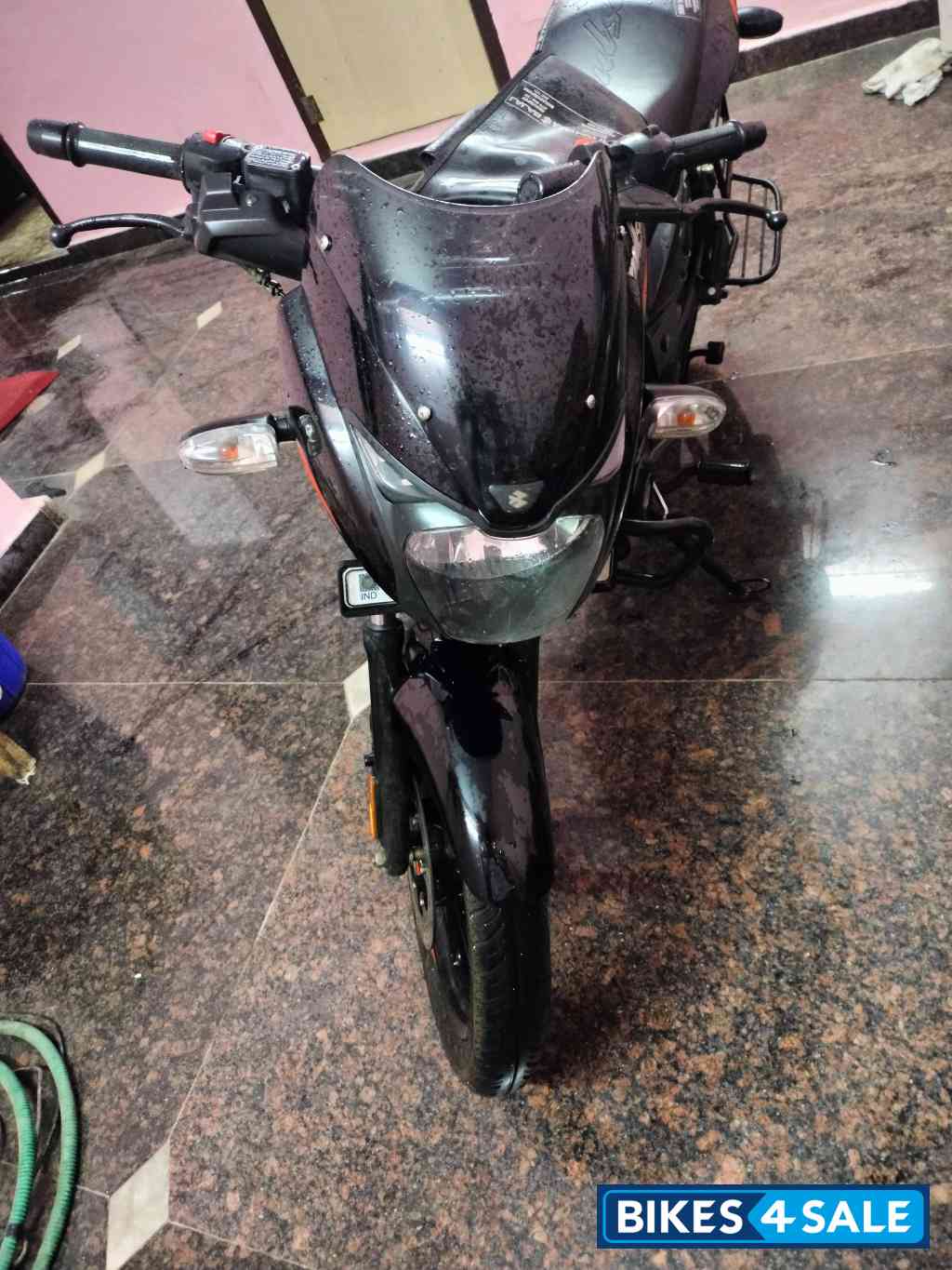 Black Bajaj Pulsar 125 Black Bajaj Pulsar 125