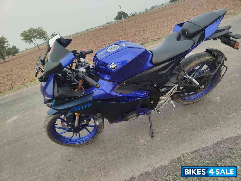 Racing Blue Yamaha R15 V4 Racing Blue Yamaha R15 V4