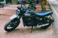 Yezdi Scrambler Dual Tone 2022 Model