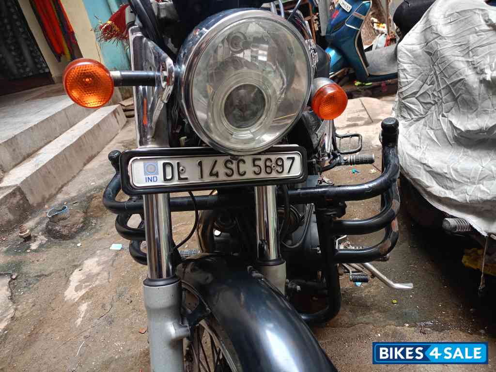 Black Royal Enfield Thunderbird 500 Black Royal Enfield Thunderbird 500