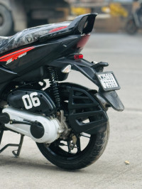 Aprilia SR 160 Carbon ABS