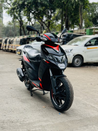 Aprilia SR 160 Carbon ABS