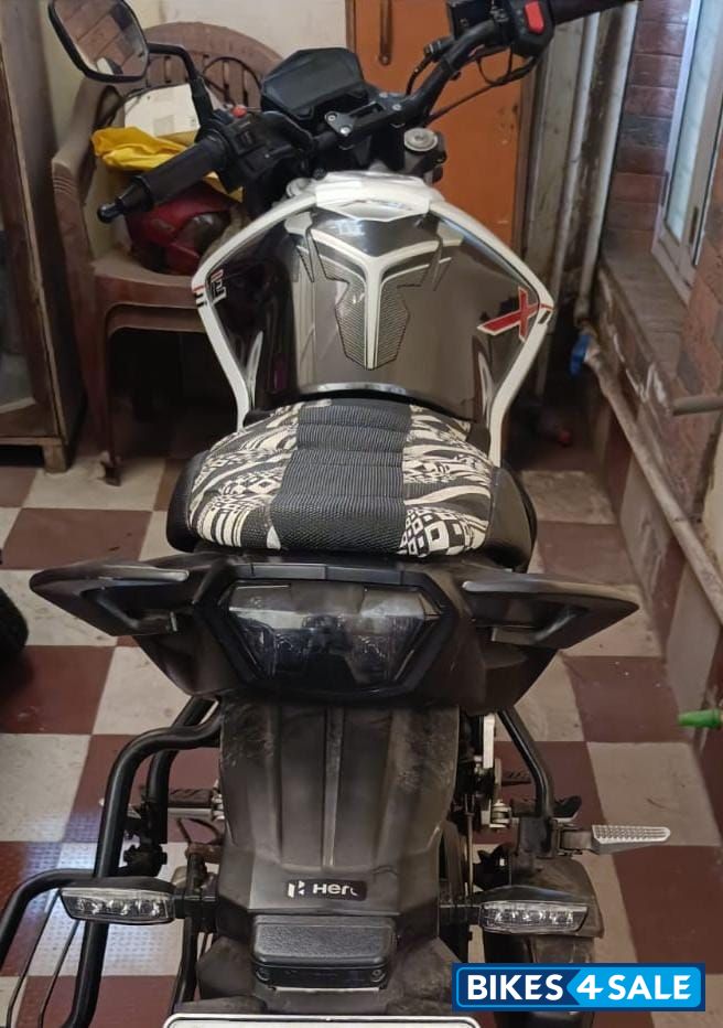 Pearl White Silver Hero Xtreme 160R BS6 Pearl White Silver Hero Xtreme 160R BS6