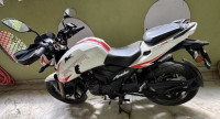 Pearl White TVS Apache RTR 200 4V Race Edition 2.0
