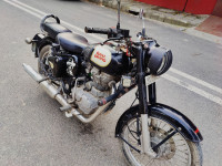 Black Royal Enfield Classic 350 BS VI