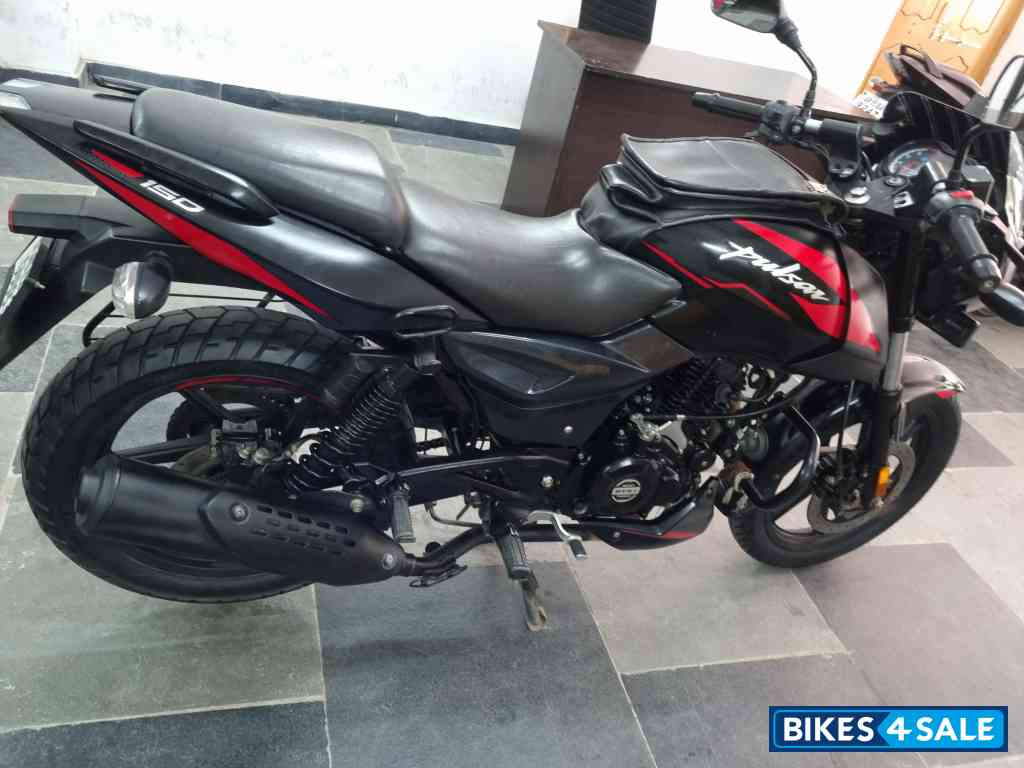 Bajaj Pulsar 150 Twin Disc BS6 Bajaj Pulsar 150 Twin Disc BS6