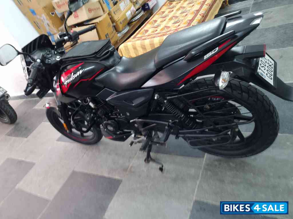 Bajaj Pulsar 150 Twin Disc BS6 Bajaj Pulsar 150 Twin Disc BS6
