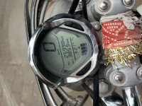 Moon White Bajaj Avenger Cruise 220