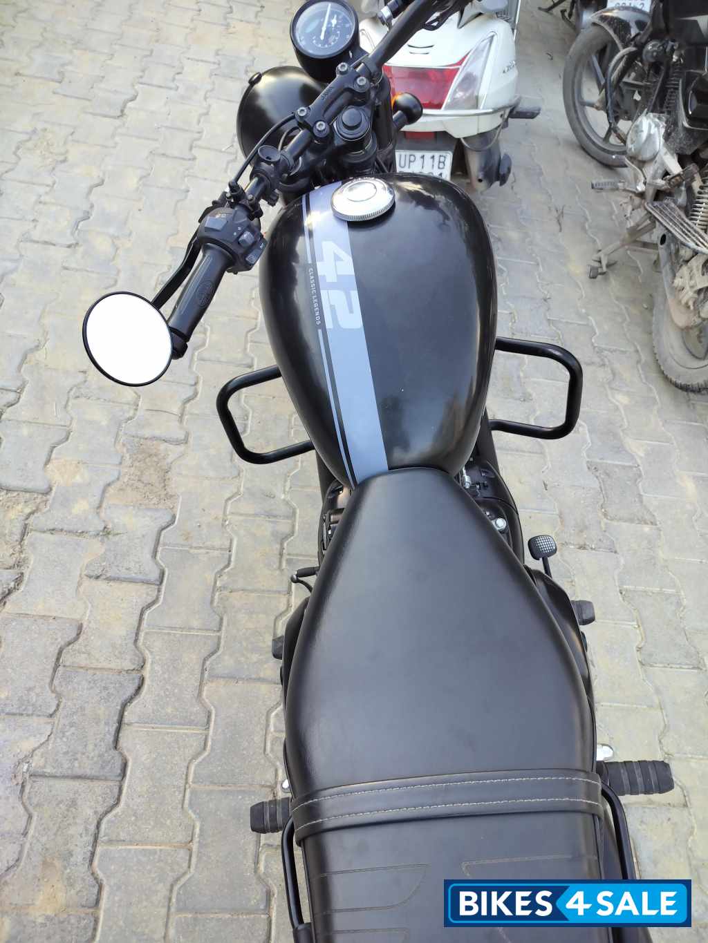 Jawa 42 Dual Channel ABS AllStar Black Jawa 42 Dual Channel ABS AllStar Black