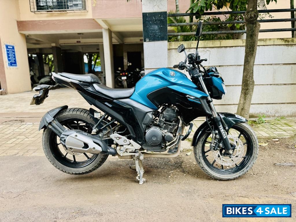 Yamaha FZS 25 Yamaha FZS 25