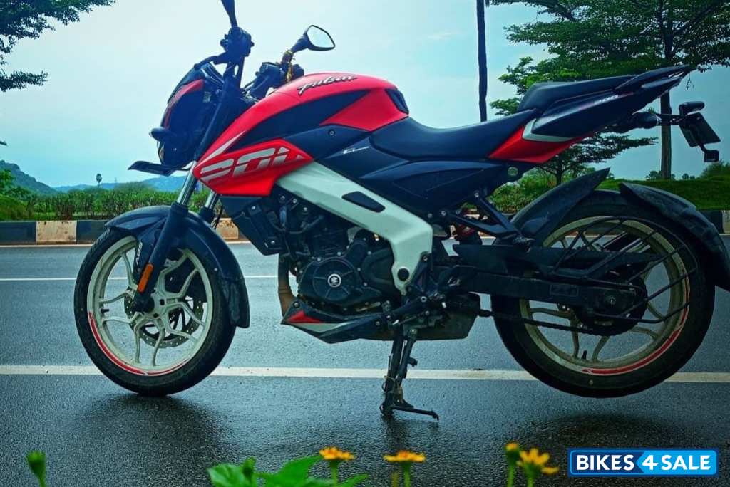 Td Burnt Red + Sa Bajaj Pulsar NS200
