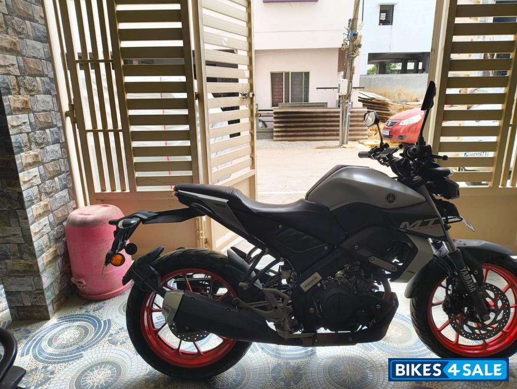 Ice Fluo Vermillion Yamaha MT-15