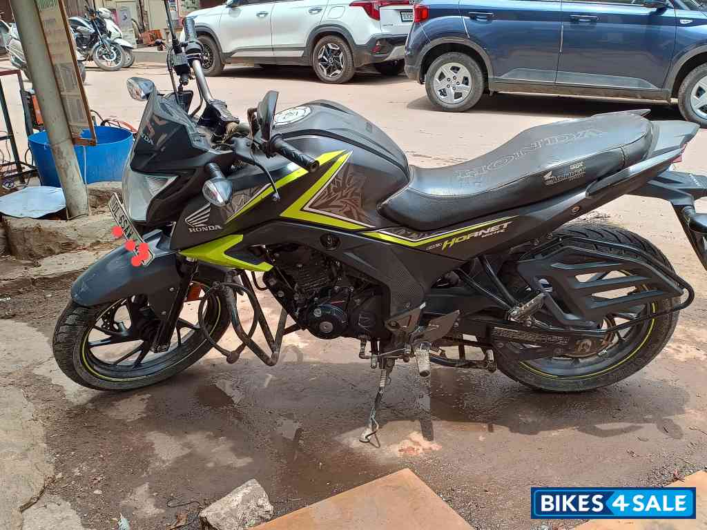 Honda CB Hornet 160R