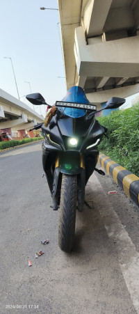 Yamaha R15 V4