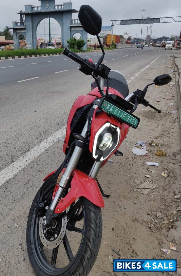 Rebel Red Revolt RV 400 Rebel Red Revolt RV 400