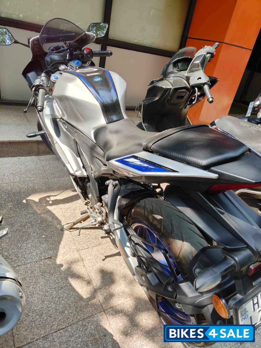 Silver Yamaha R15M Silver Yamaha R15M