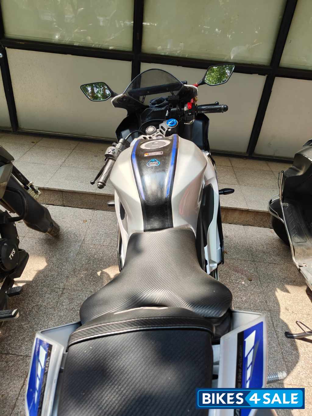 Silver Yamaha R15M Silver Yamaha R15M