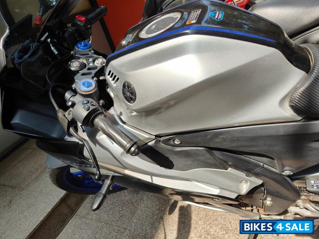 Silver Yamaha R15M Silver Yamaha R15M