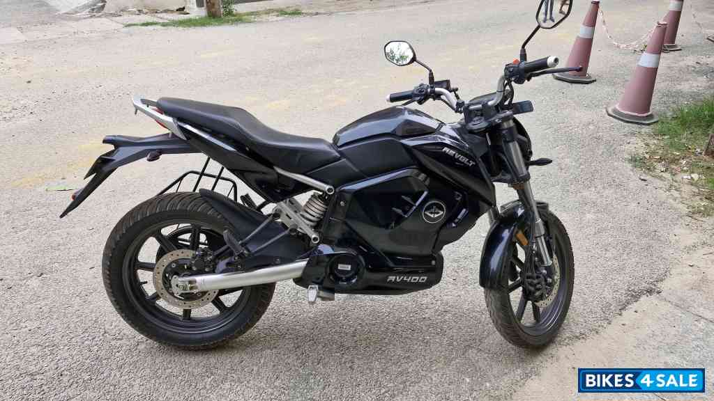 Revolt RV 400 Revolt RV 400