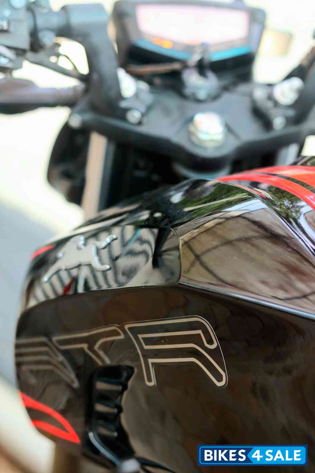 TVS Apache RTR 200 Fi 4V TVS Apache RTR 200 Fi 4V