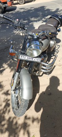 Gun Metal Grey Royal Enfield Classic Gunmetal Grey