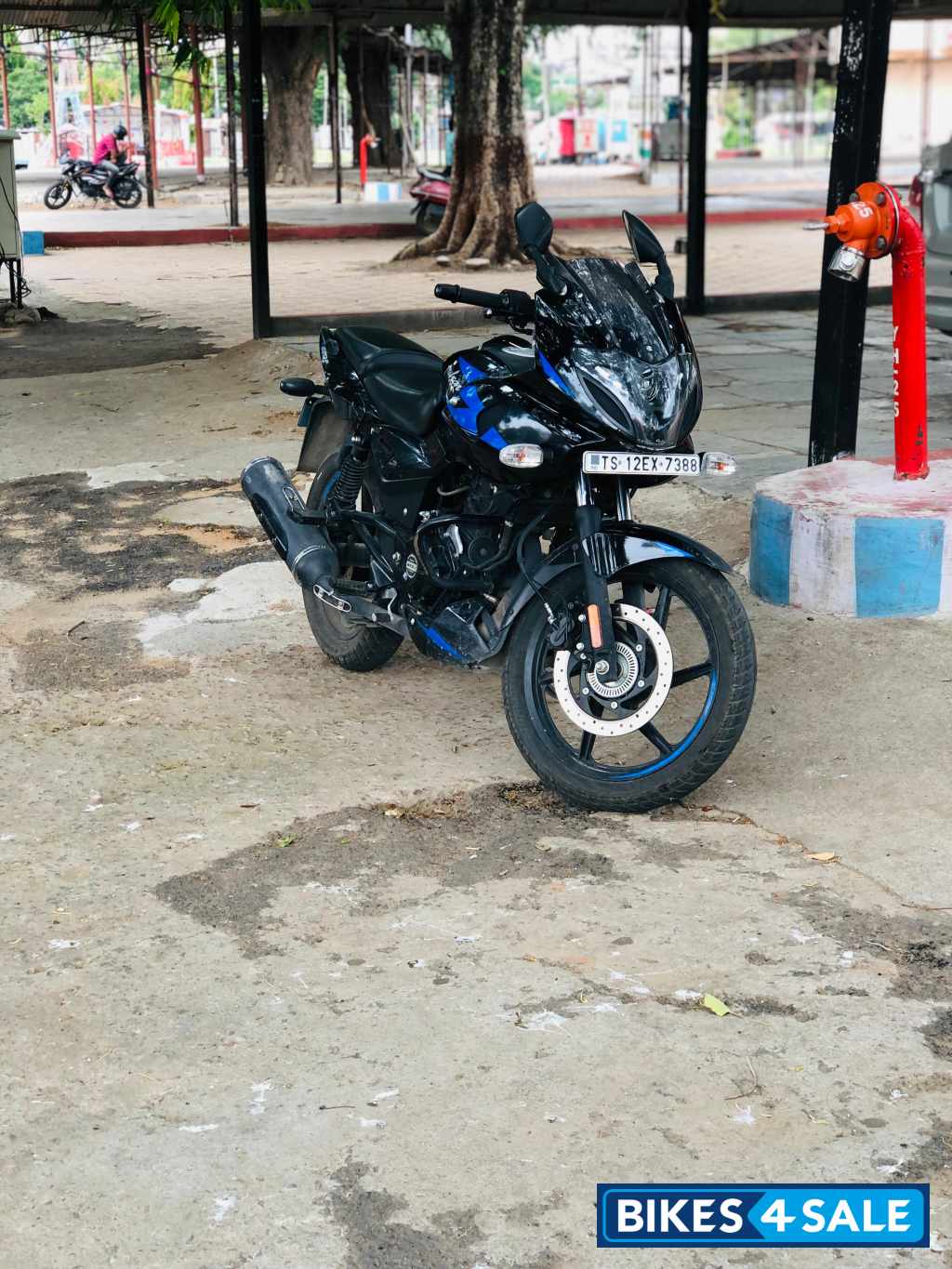 Blue Black Bajaj Pulsar 220F BS6 Blue Black Bajaj Pulsar 220F BS6