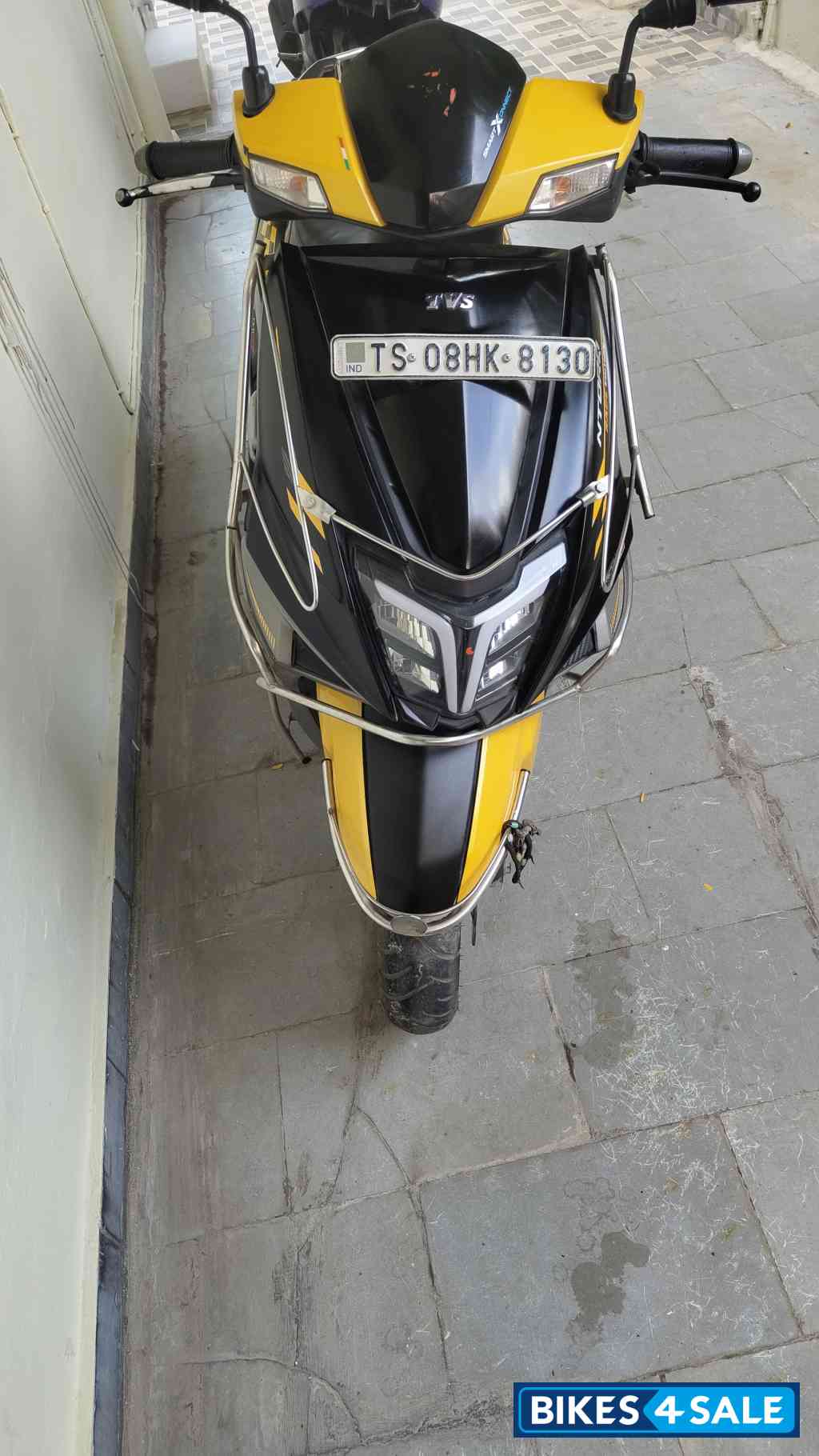 Yellow+black TVS NTORQ 125 Race Edition BS6 Yellow+black TVS NTORQ 125 Race Edition BS6