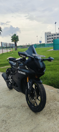 Yamaha R15 V4