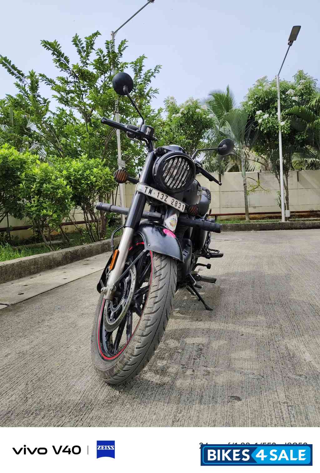 Stealth Black Royal Enfield Classic 350 BS VI