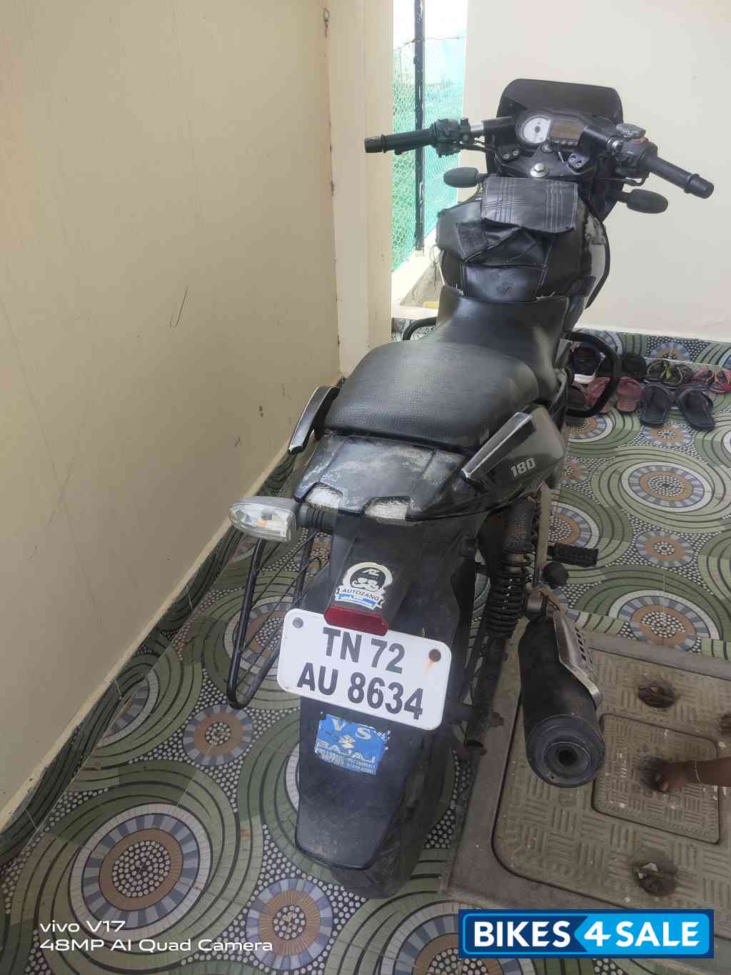 Black Bajaj Pulsar 180 Black Bajaj Pulsar 180