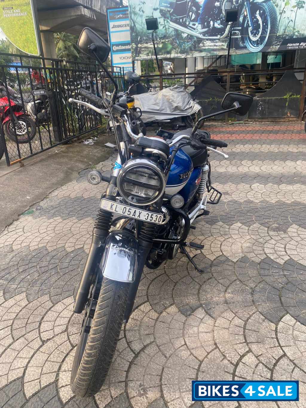 Blue And White Honda CB350 DLX Pro Blue And White Honda CB350 DLX Pro