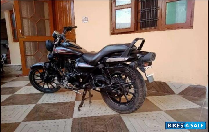 Bajaj Avenger Street 220
