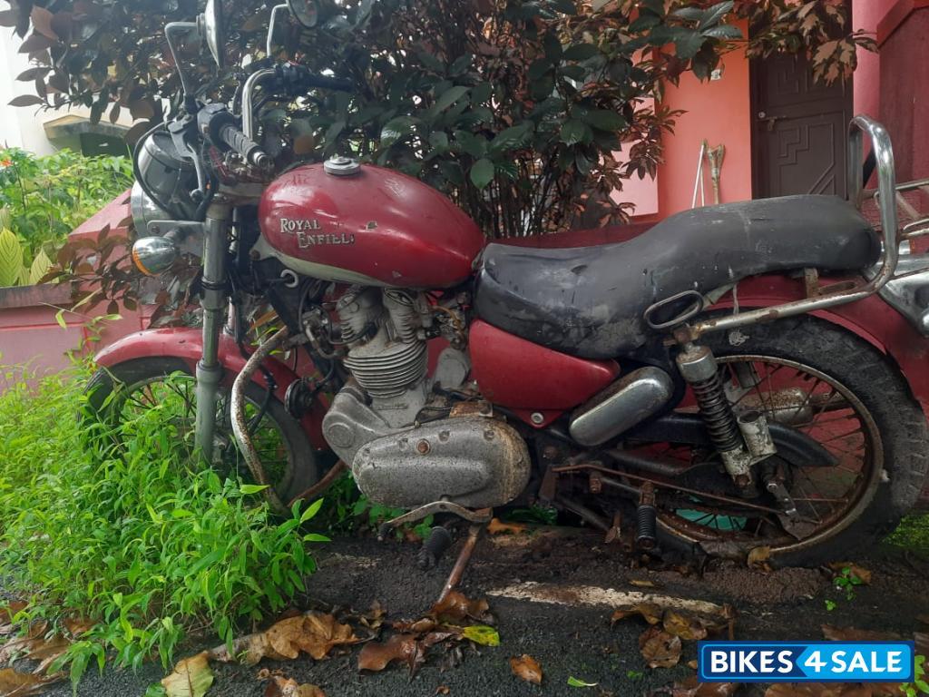 Maroon Royal Enfield Thunderbird 350 Maroon Royal Enfield Thunderbird 350