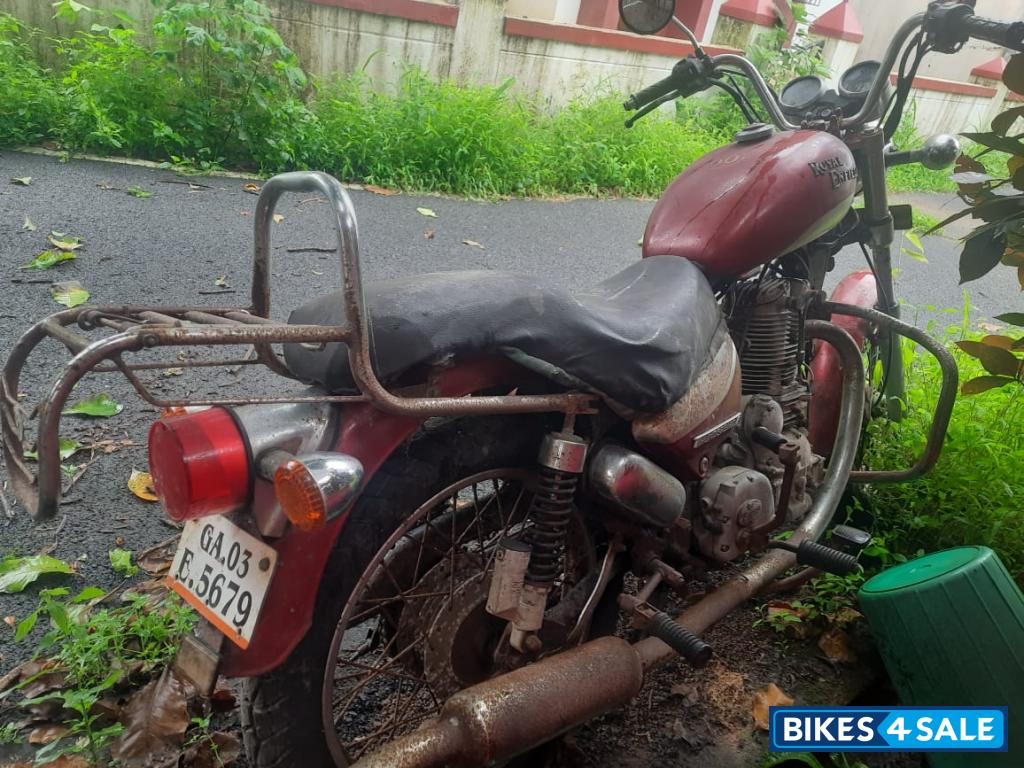 Maroon Royal Enfield Thunderbird 350 Maroon Royal Enfield Thunderbird 350